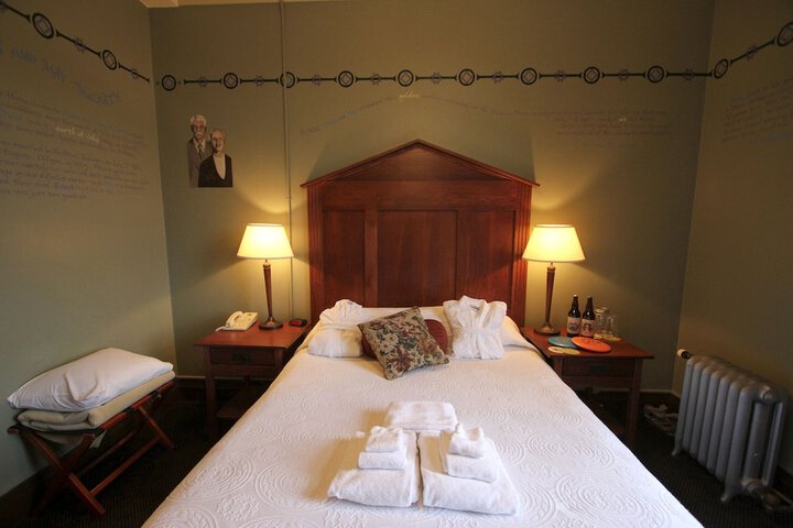 Room 37 of 138
