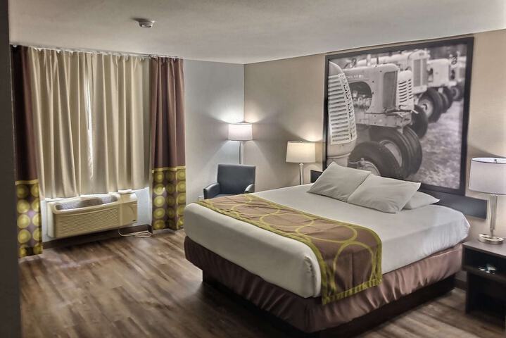 Room 8 of 9
