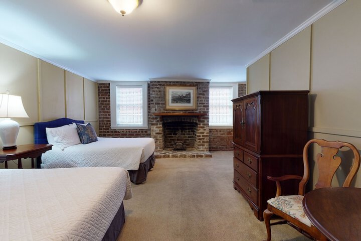 Room 113 of 170