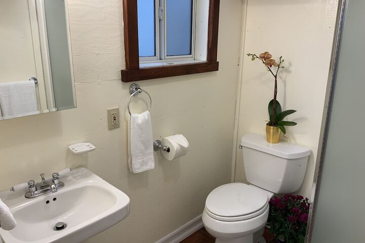 Room 33 of 54