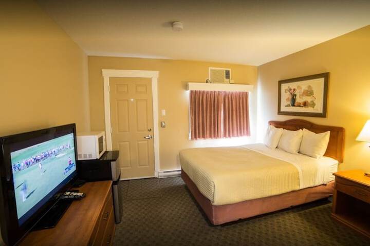 Room 10 of 18