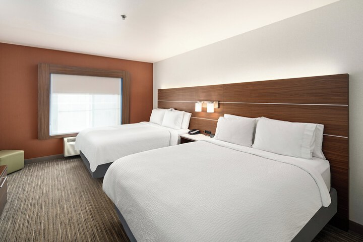 Holiday Inn Express & Suites Interstate 90 by IHG