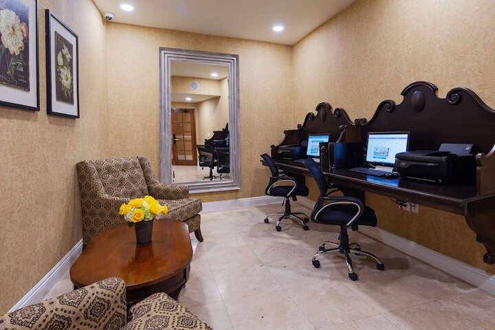 Business Center 46 of 47