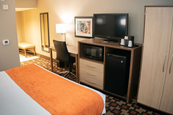 Room 17 of 46