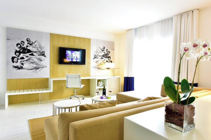 Room 42 of 67