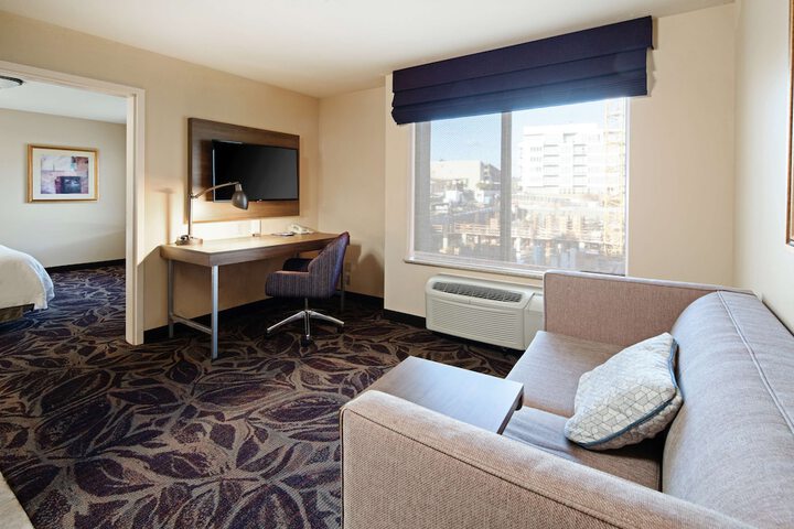 Room 18 of 40