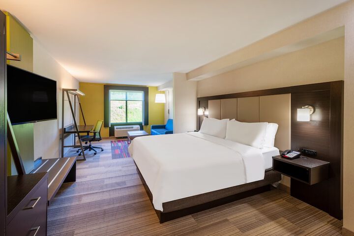 Holiday Inn Express Hotel & Suites in North East (Erie) by IHG