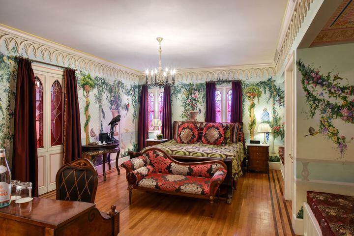 Room 21 of 120