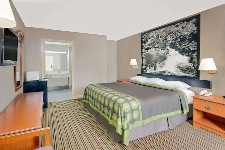 Super 8 by Wyndham Athens