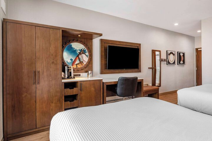 Room 25 of 61