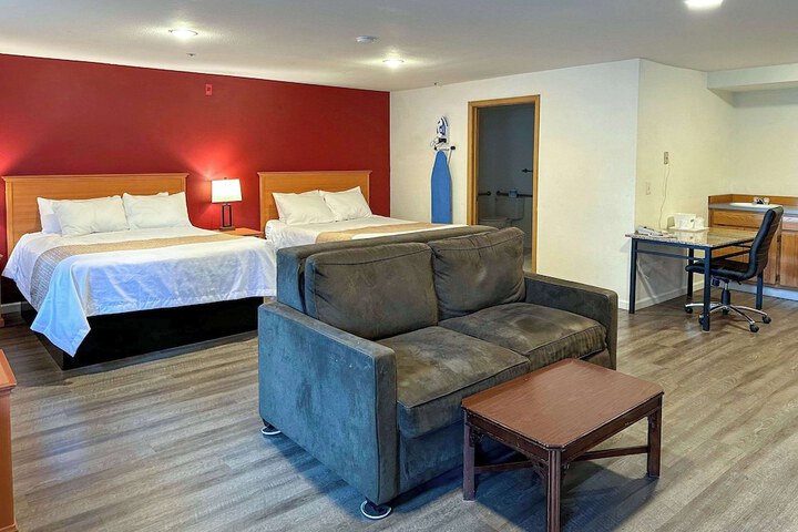Room 13 of 34