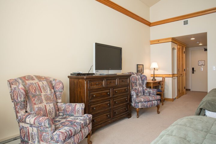 Room 33 of 53