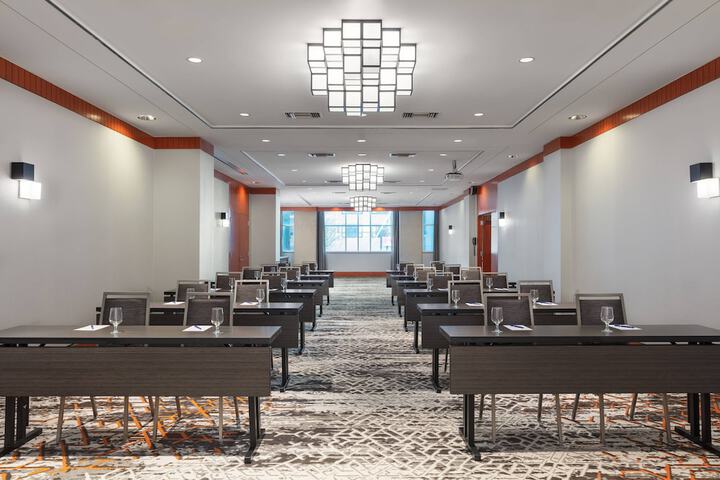 Delta Hotels by Marriott Vancouver Downtown Suites - Downtown Vancouver