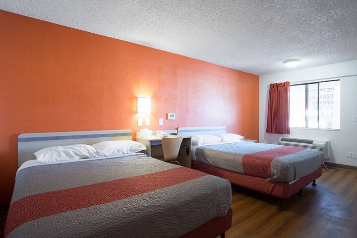 Room 17 of 31