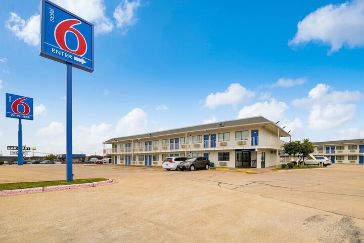 Motel 6 Greenville TX