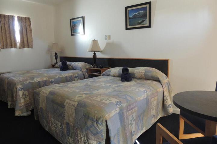 100 Mile Motel & RV Park