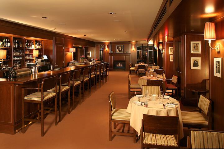 Dining 42 of 45