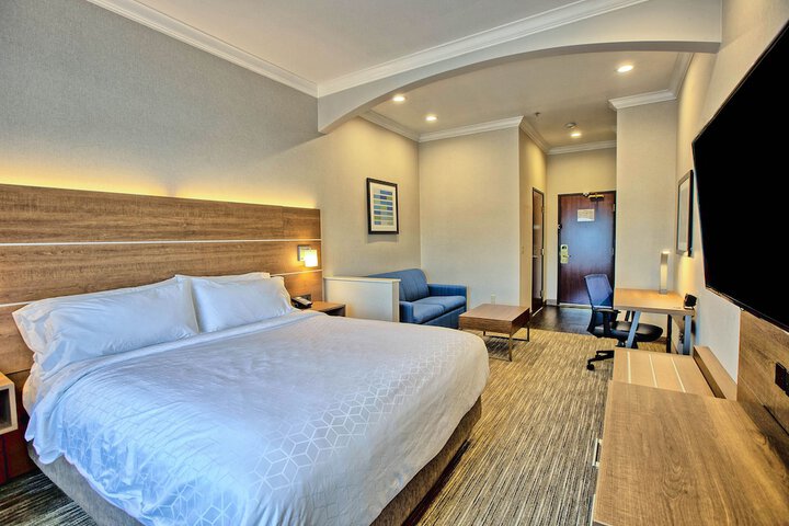 Room 46 of 63