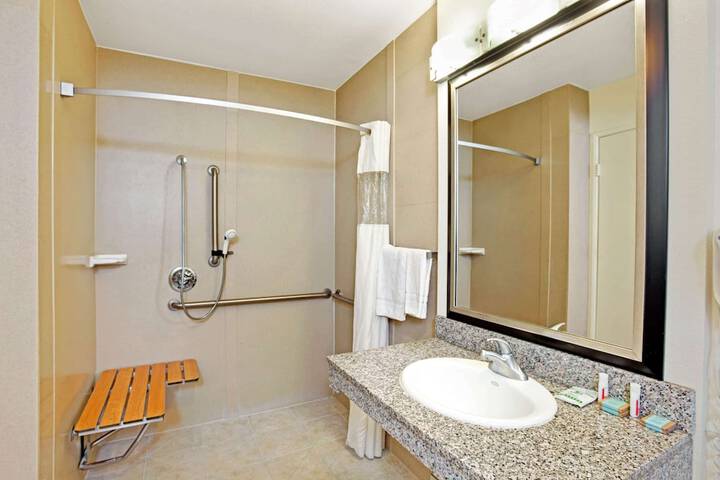 Room 12 of 14