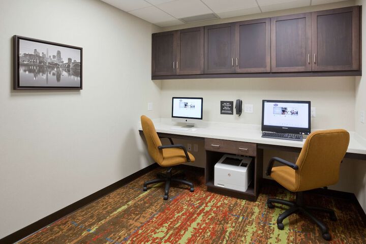 Business Center 32 of 32