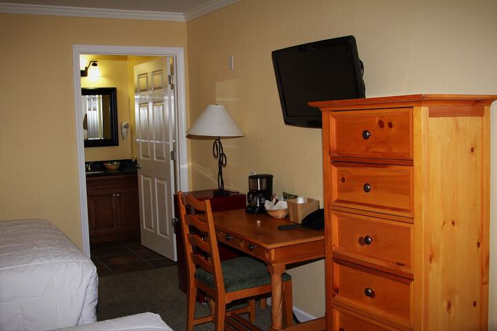 Room 33 of 43