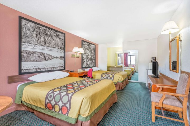 Room 7 of 14