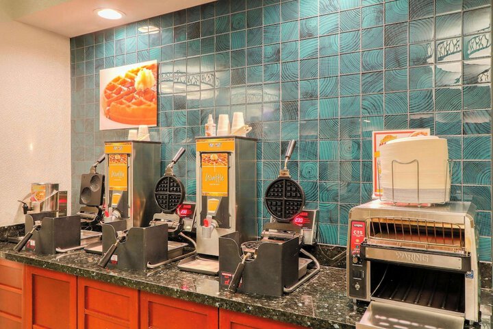 Breakfast/Coffee Service 70 of 73