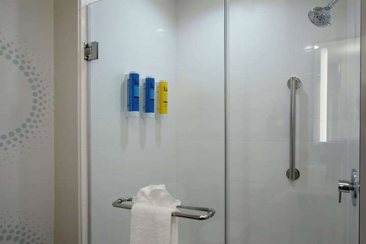 Room 18 of 27