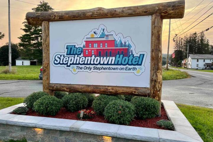 2 Bed Berkshire Apt minutes to Jiminy Peak Ski
