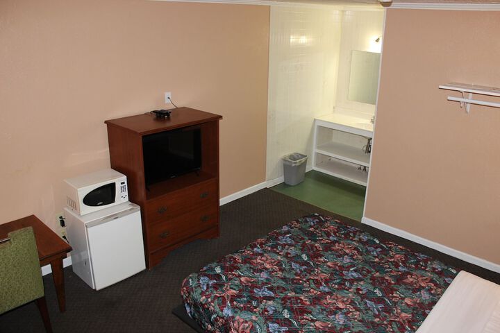 Room 7 of 16