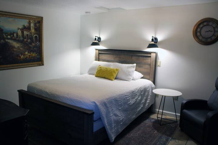 Room 16 of 40