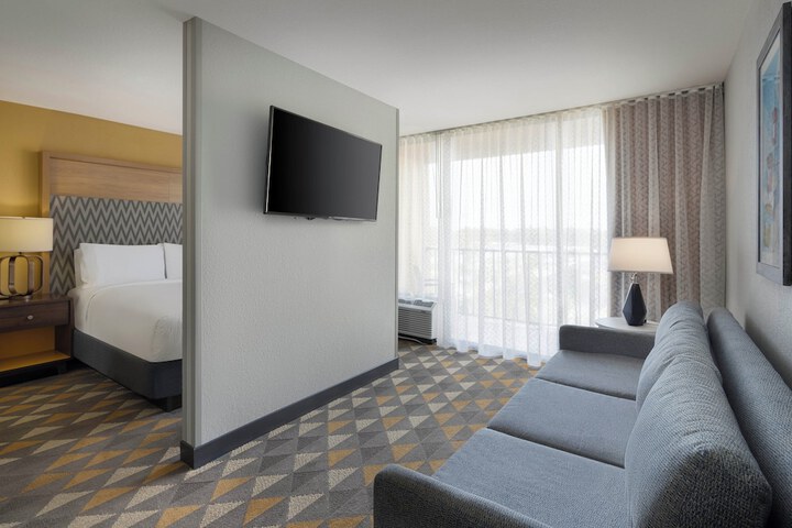 Room 52 of 149