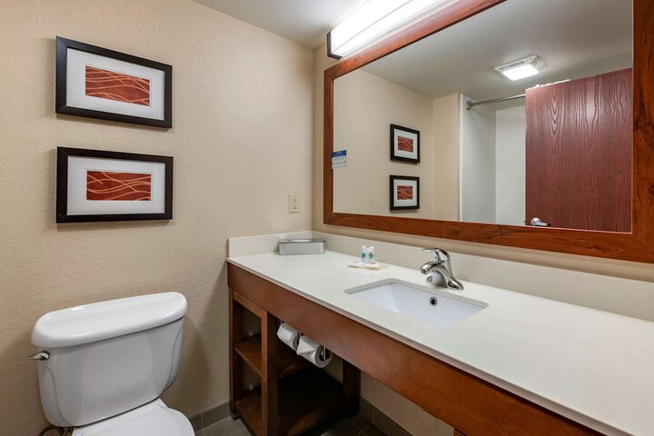 Room 16 of 48