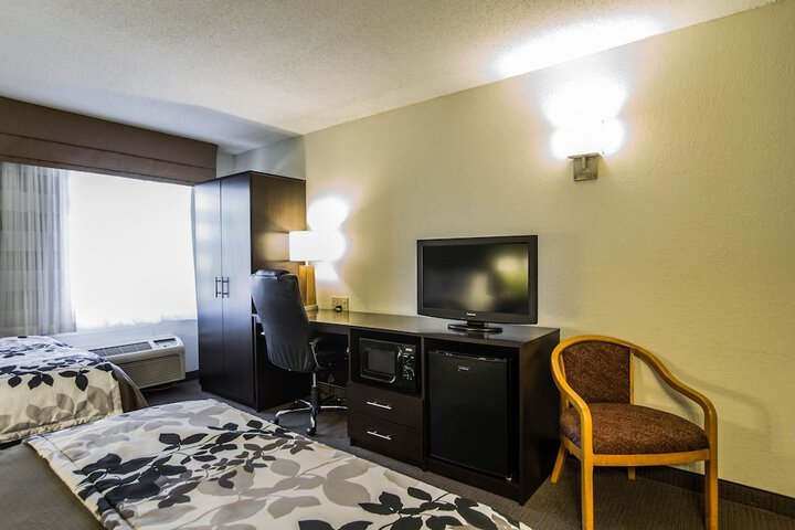 Room 26 of 38