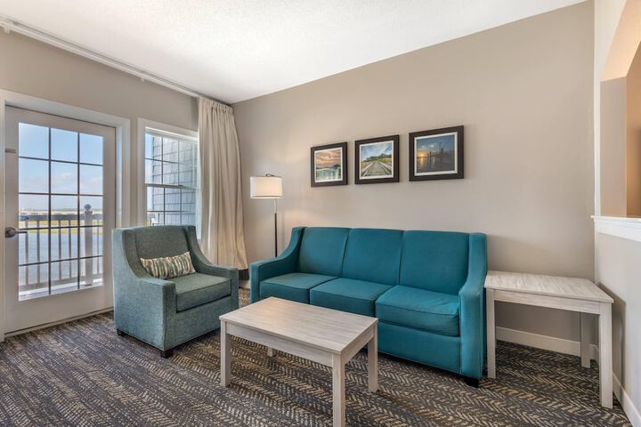 Comfort Suites Chincoteague Island Bayfront Resort