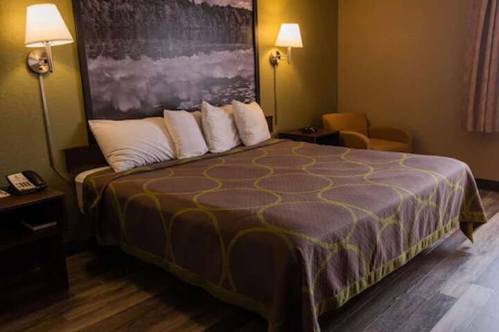 Room 9 of 19