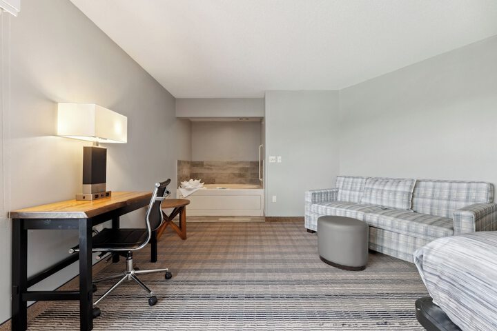 Room 32 of 45