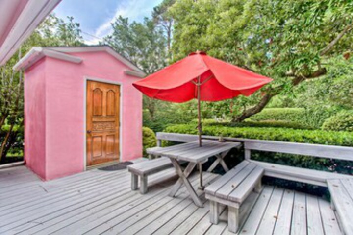 1 East Beach Causeway by Hodnett Cooper