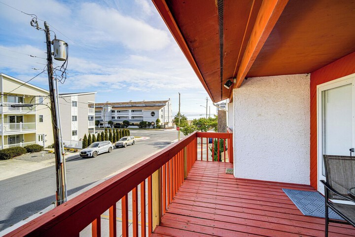Steps to Sand & Surf! Couples Haven in Brigantine
