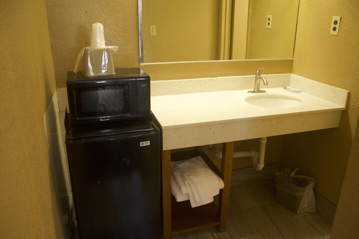 Room 13 of 21