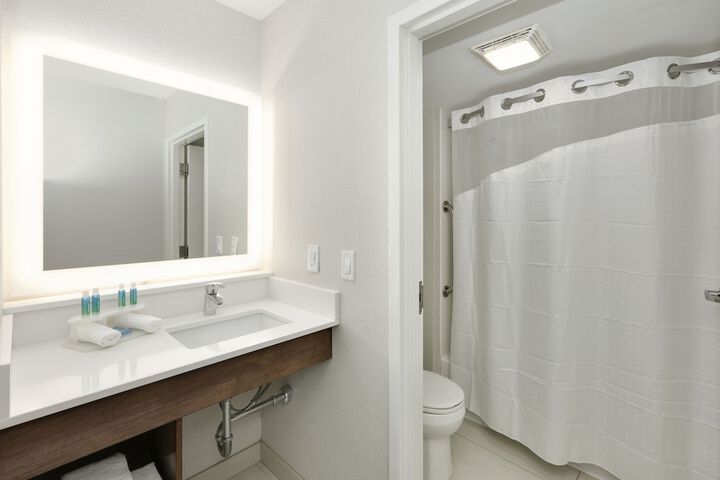 Room 14 of 42