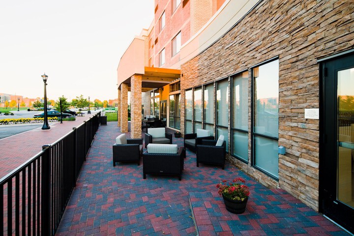 Courtyard Bay City