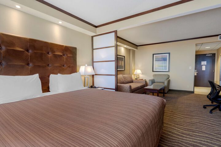 Best Western Premier Denham Inn & Suites