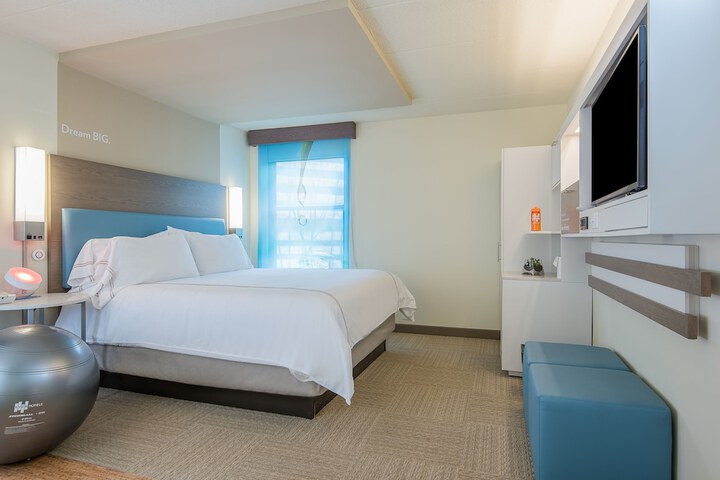 Room 25 of 51