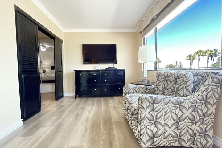 Room 33 of 62