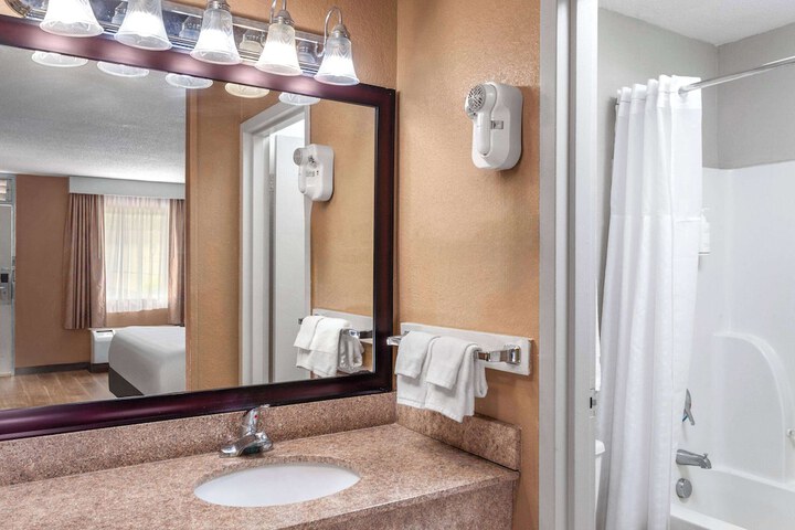 Room 20 of 32