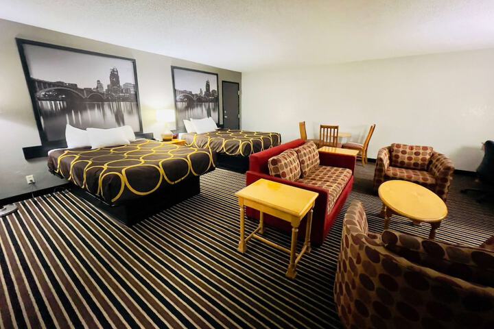 Room 25 of 65