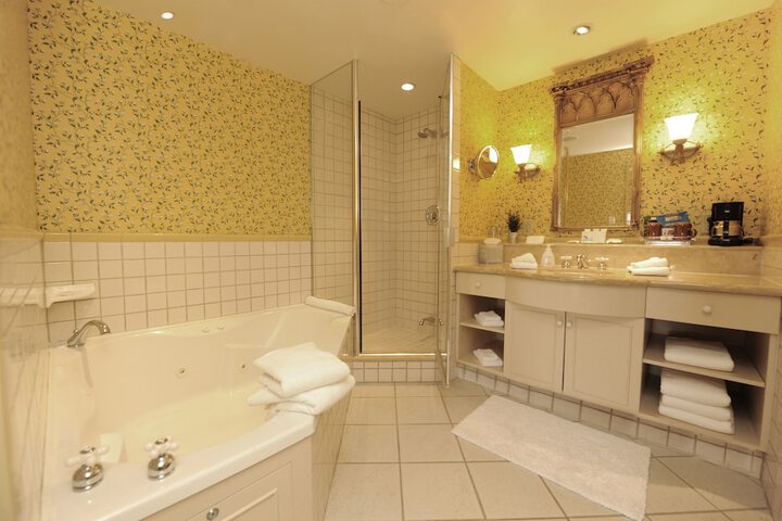 Room 15 of 24