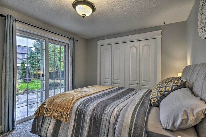 Chic Battle Ground Apartment 18 Mi to Vancouver!