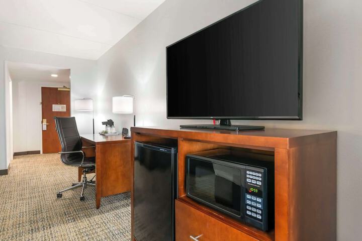 Room 32 of 54